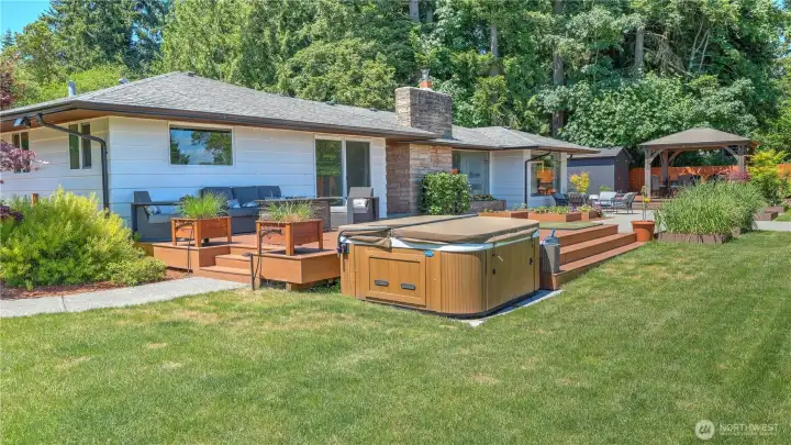 Surprising low maintenance backyard, it takes 30 minutes to mow the front and back! Surprising low maintenance backyard, it takes 30 minutes to mow the front and back!