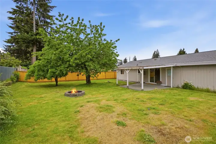 Plenty of outdoor space to enjoy the beautiful Pacific Northwest seasons. Plenty of outdoor space to enjoy the beautiful Pacific Northwest seasons.