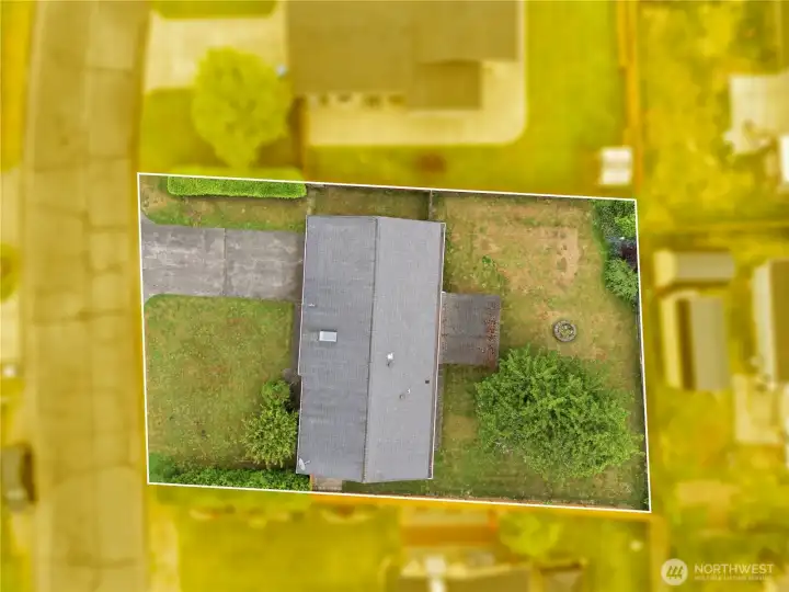 Property line boundaries are estimated. Buyers are encouraged to conduct their own due diligence and verify all property information to their satisfaction. Property line boundaries are estimated. Buyers are encouraged to conduct their own due diligence and verify all property information to their satisfaction.