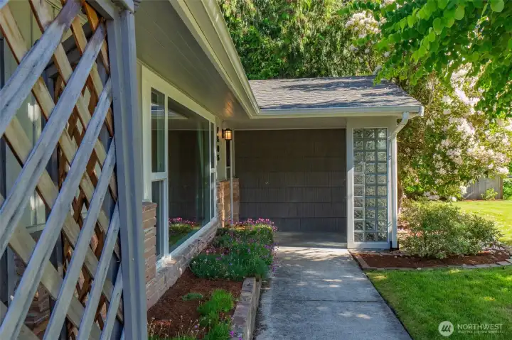 Very inviting front entryway