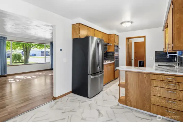 stainless steel new appliances are all included