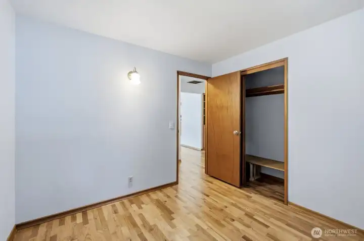 middle bedroom