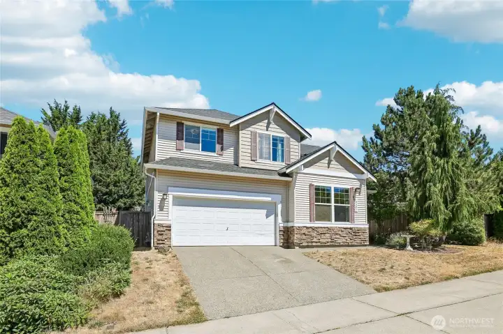 Located on a quiet cul de sac street, walking distance to the elementary school, shopping center & parks Located on a quiet cul de sac street, walking distance to the elementary school, shopping center & parks