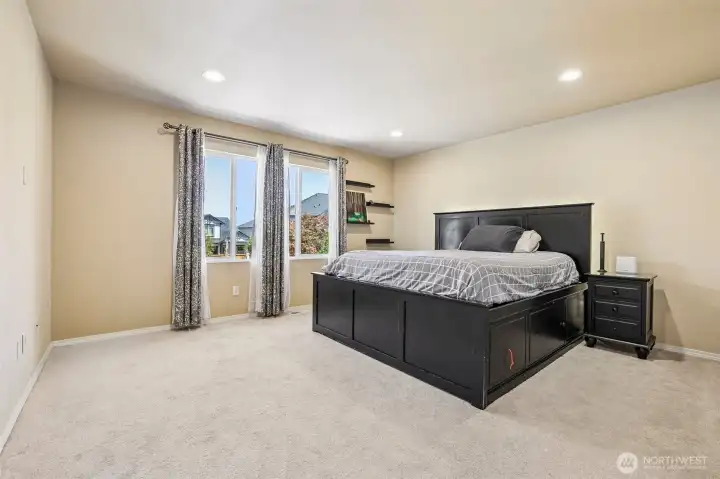 Spacious primary suite Spacious primary suite
