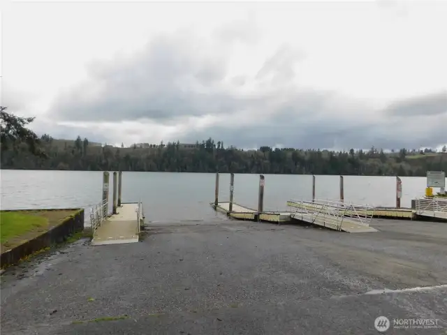 Lake Mayfield boat ramp 5 mins from Sliver Creek