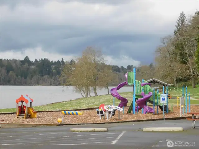 Lake Mayfield park near home