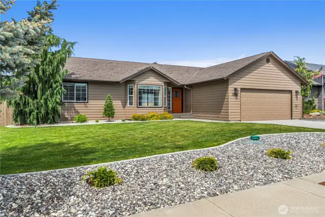 Small RV-Boat parking  to the right of the home