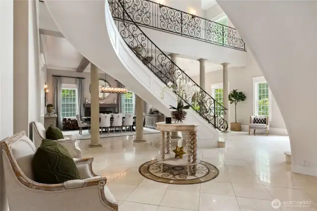 Inviting atmosphere that balances timeless elegance with everyday comfort. Sunlight dances through expansive windows, while carefully crafted architectural details add a sense of refinement.