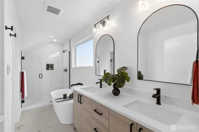 Soaking tub in the master bathroom