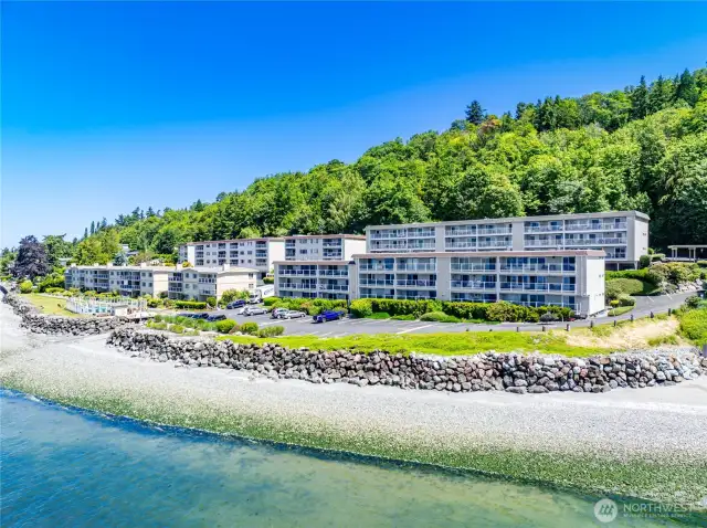 West Beach Condominium is one one of W Seattle's best kept secrets. It encompasses nearly 5 acres making it extremely quiet, and offers beachcombing, whale watching, a boat launch, pool, community room, and fully stocked workshop/hobby room. All of this with a group of wonderful neighbors! Why would you ever leave?