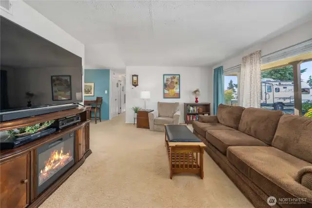 Living room has bay windows