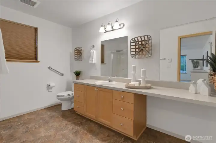 Secondary bathroom front