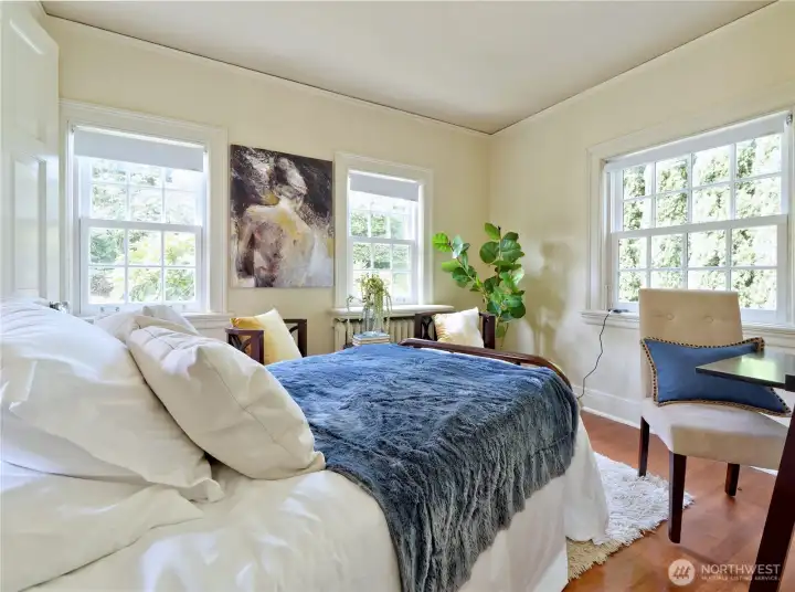 Main floor guest room with Murphy bed
