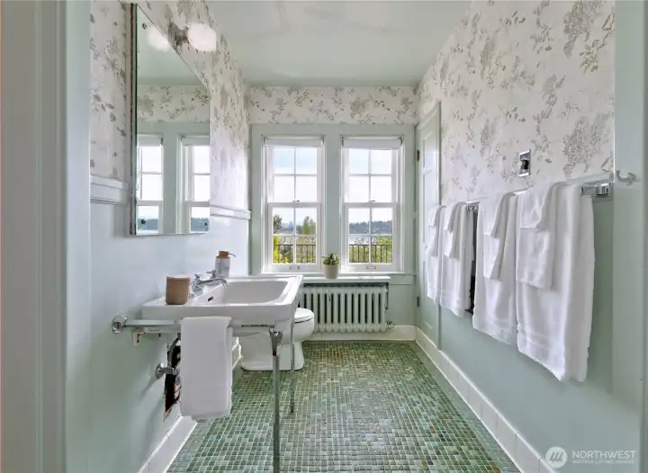 Primary bath