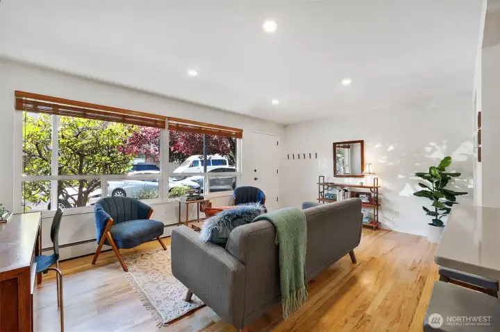Garden level exterior entry makes it easy to come and go during busy summers out and about, soaking up all that Fremont and its surrounding neighborhoods have to offer!