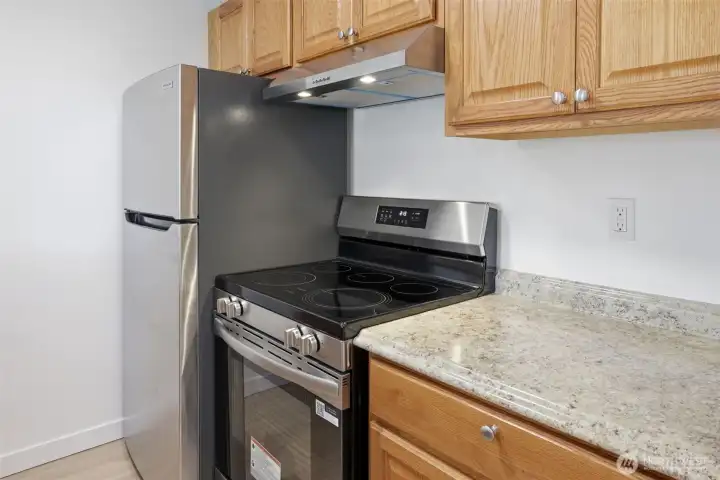 All brand new appliances in kitchen.