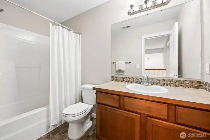 Guest bathroom - upstairs
