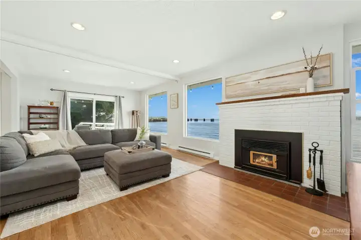 Relax in the heart of the home, while enjoying ever-changing water views and abundant natural light.