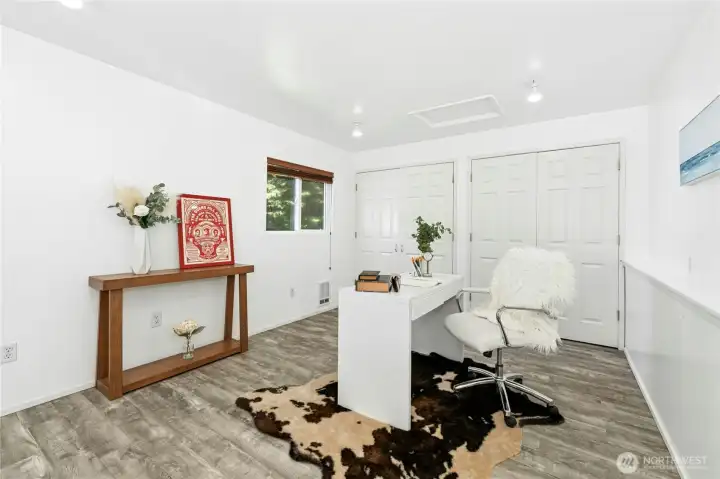 A versatile studio space that adapts to your lifestyle, with room to create, work or host guests.