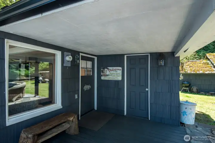 Separate entrance to 3/4 bathroom.