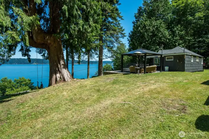 Large lot with ample parking space.