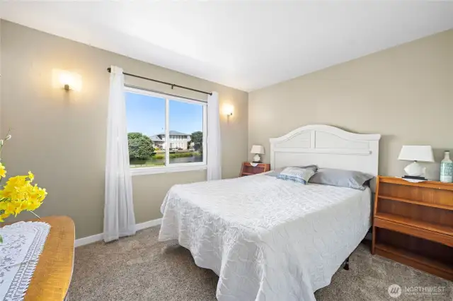 Second bedroom with lake views!