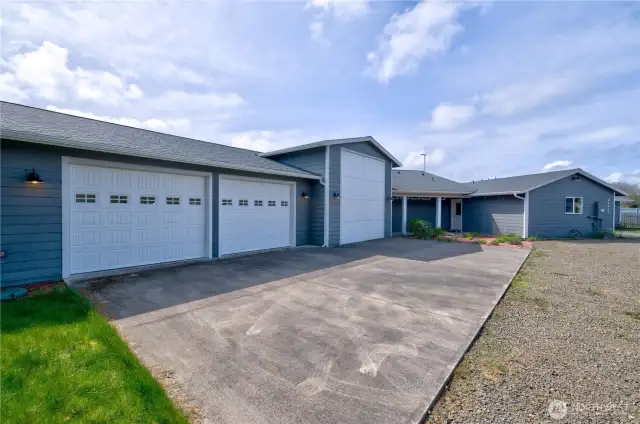 Garages galore - bring all your prized possessions and have no shortage of covered storage!
