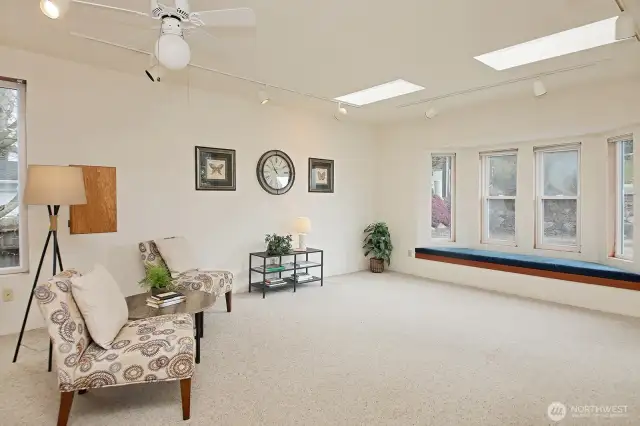 Large family room, perfect for an office or studio.