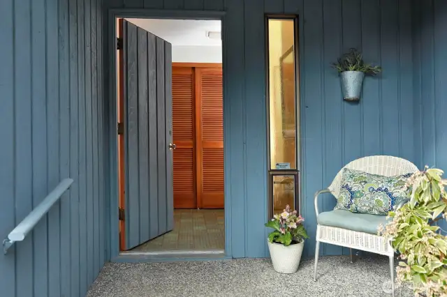 Welcome to the heart of Freeland, step inside for amazing views.