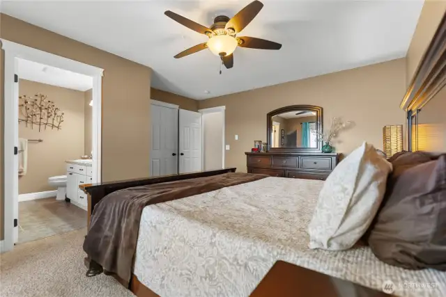King Suite - walk in closet