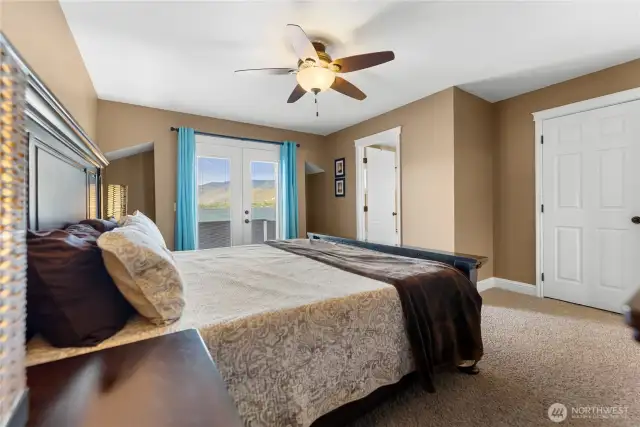 Suite doors to Balcony