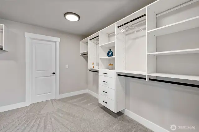 Photos are of a home in a different community and are for illustration purposes only to reflect typical finishes.  May depict seller enhancements.  Colors and options may vary.