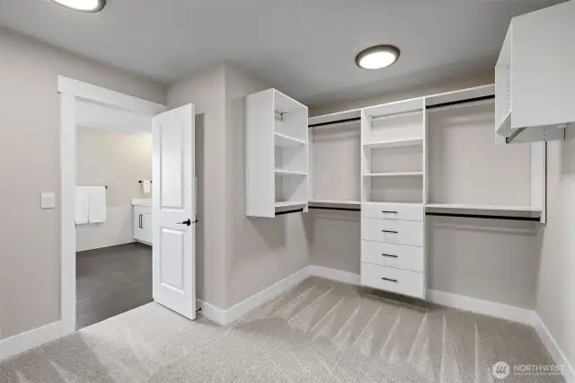 Photos are of a home in a different community and are for illustration purposes only to reflect typical finishes.  May depict seller enhancements.  Colors and options may vary.