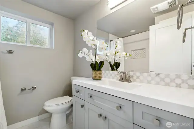 Lower Level Full Bath
