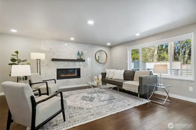Completely renovated in 2022, this residence offers a down to the stud's remodel with a new home feel. Buyers will receive a free one-year home warranty from American Home Shield with their purchase...