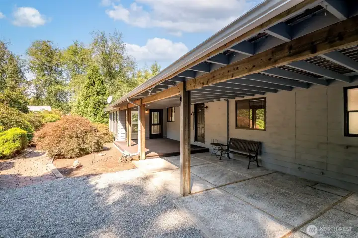 Covered, 2 tier patio.