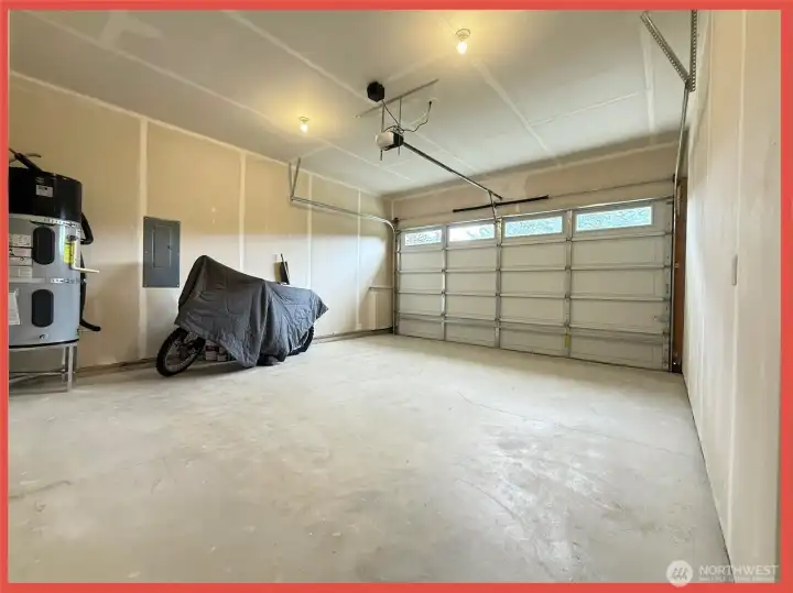 Garage with auto door opener w/battery backup. Dimensions 22x18’. 396 sf.