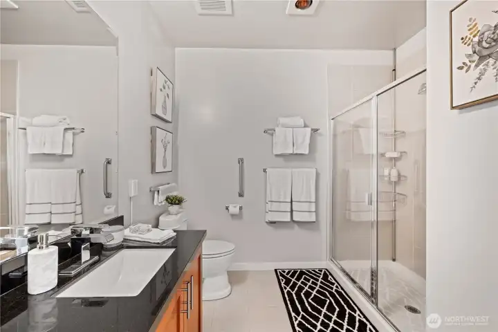 2 Bedrooms / 2 Bathrooms
