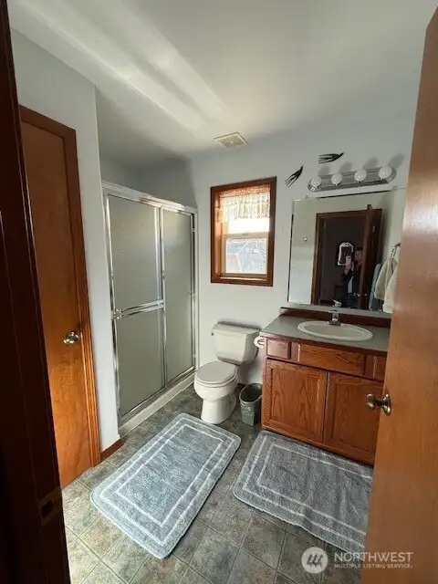 First floor 3/4 bath