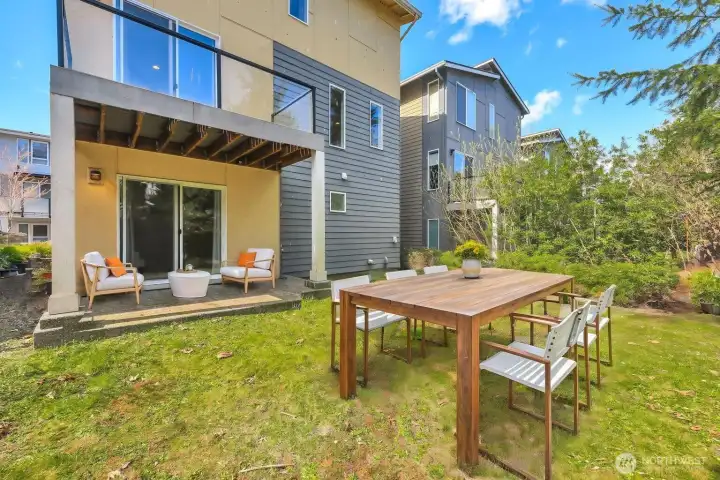 Charming backyard Virtually Staged