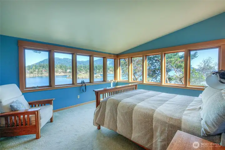 Main house second floor bedroom, nothing but view!!!