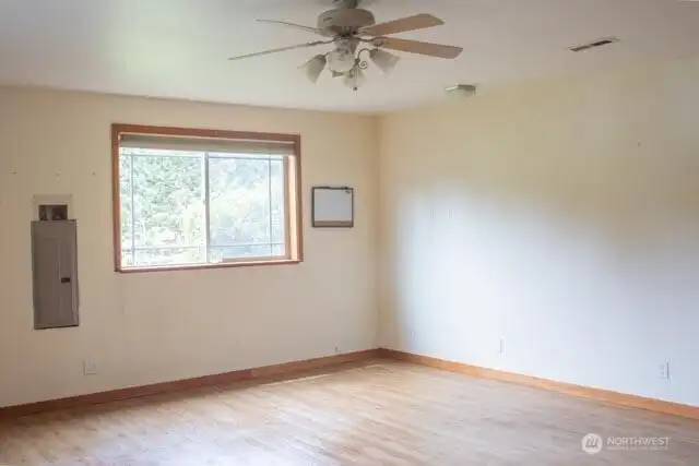 Great room or great office space! Great room or great office space!