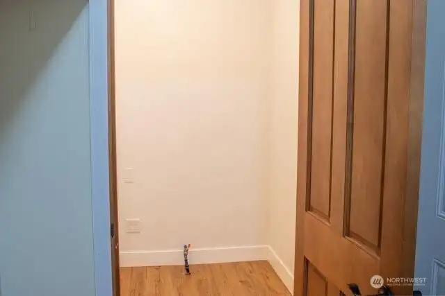Nice, large pantry! Nice, large pantry!