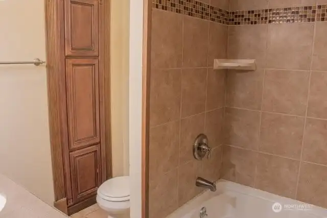main floor, full bath main floor, full bath