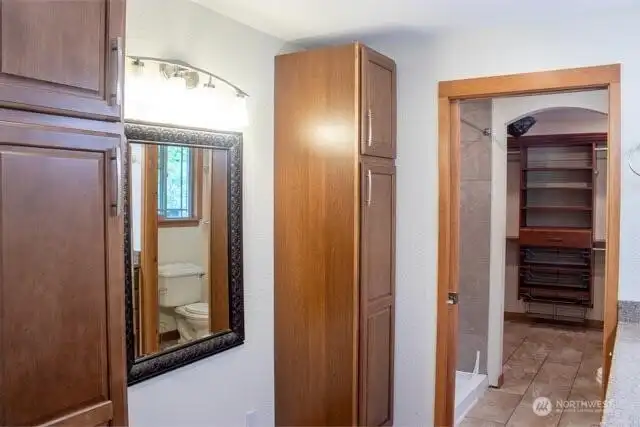 Ensuite with 1/2 Ensuite with 1/2