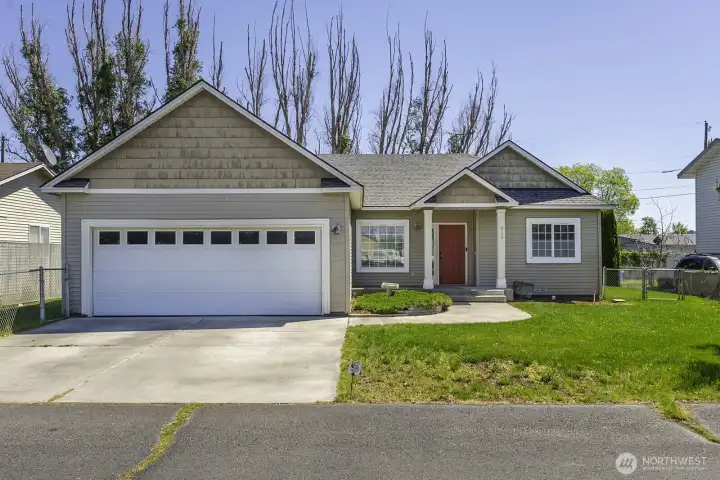 Well maintained home with close proximity to town/service and right by Paul Lauzier Park!