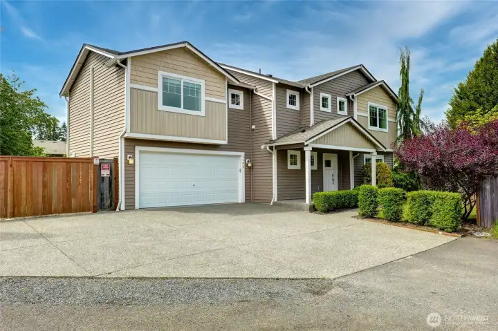 Privately positioned at the end of a quiet drive to your front door, this Custom-Built Northwest Classic Craftsman home offers privacy. Privately positioned at the end of a quiet drive to your front door, this Custom-Built Northwest Classic Craftsman home offers privacy.