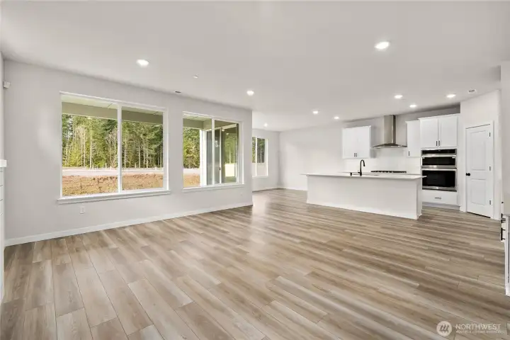 Photos of a previously completed home. Actual colors and finishes may vary. See site agent for details.
