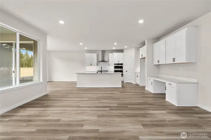 Photos of a previously completed home. Actual colors and finishes may vary. See site agent for details.