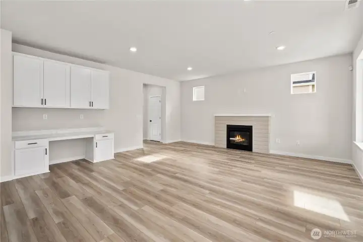 Photos of a previously completed home. Actual colors and finishes may vary. See site agent for details.